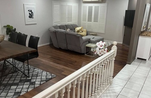 Annandale House | Stylish 4 bedroom 2 bathroom home
