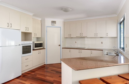 Rainbow Beach House | Stylish 4 bedroom home only a stroll to the ocean