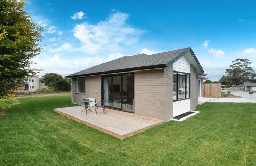 Pukehangi House | Stylish 4 Bedroom house Brand New in Rotorua