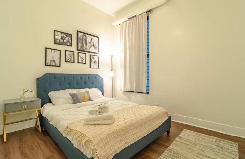 Near South Side Apartment | Stylish 420 friendly 3BR Suite Near Soldier Field and McCormick Place