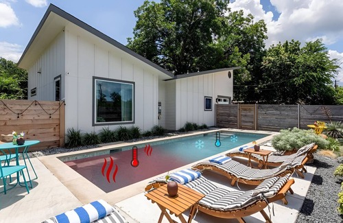 Govalle House | Stylish 4BR Home w Pool & Hot Tub near Downtown