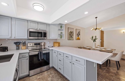 Deer Valley House | Stylish 4BR Poolside Paradise~Outdoor Games~Grill