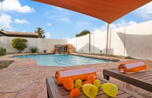 Deer Valley House | Stylish 4BR Poolside ParadiseOutdoor GamesGrill