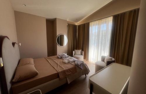 Denovici Villa | Stylish 4BR Villa with Pool near Porto Novi
