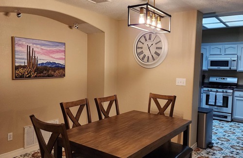 Biggs Field House | Stylish 5 bed 2.5 bath, with loft, pool table, amazing outdoor bar, kid playset.