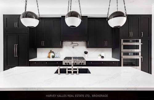 Little Italy House | Stylish 5-Bed, 5-Bath Retreat in the Heart of Little Italy, Toronto