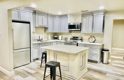 Eagle Pass House | Stylish 5Bedroom/6Beds/2Bath Plenty of Parking