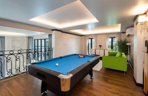 Phra Khanong Nuea Villa | Stylish 7Beds Poolhouse with Cinema Lift - 2min to BTS
