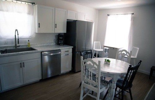 Ocean Springs House | Stylish and Comfortable, free wine and close to downtown!