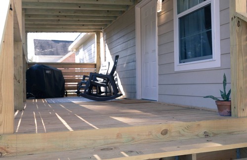 Ocean Springs House | Stylish and Comfortable, free wine and close to downtown!
