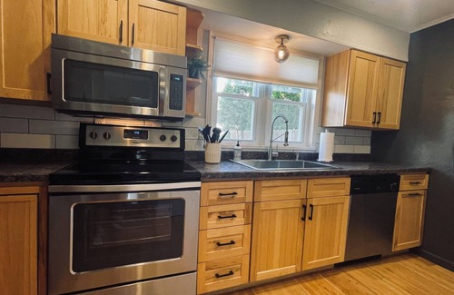 Clayton House | Stylish and Comfortable Downtown Historical Home Two Blocks From the River