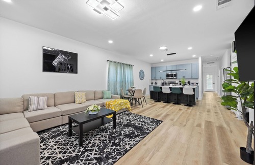 Dallas House | Stylish and Cozy Dallas 3 BDR