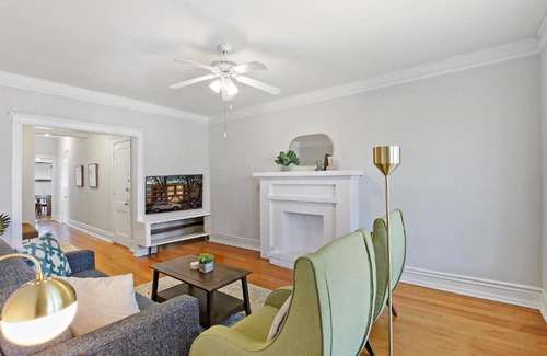 Boystown Apartment | Stylish and Expansive 2BR Apt with Balcony - Buckingham 3