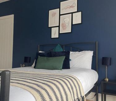 Newcastle-upon-Tyne Apartment | Stylish and Modern 3 bed Apartment with FREE PARKING,