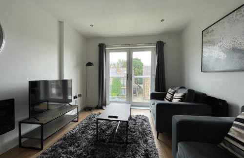 Handsworth Apartment | Stylish and Modern 2BR Apartment with Parking