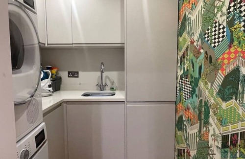 Northcote House | Stylish and Spacious House in Battersea SW11