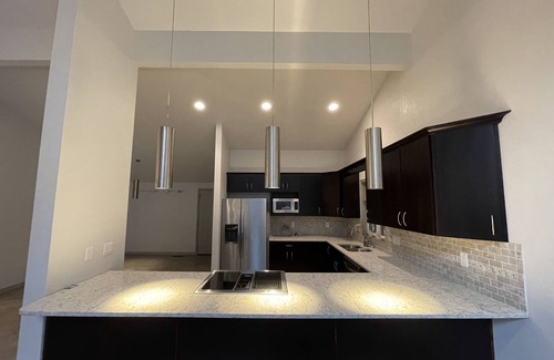 Champaign House | Stylish and Spacious 3b2b Smart Ranch Home near UIUC