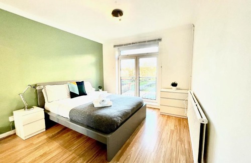 Wokingham Apartment | Stylish and Spacious Wokingham 3 Bedroom Townhouse