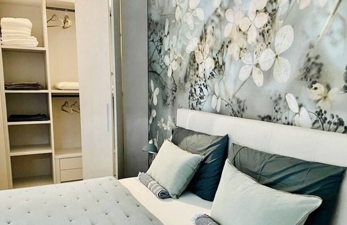 Santa Maria in Stelle Apartment | Stylish apartment with a garden on the beach