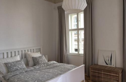 Mala Strana Apartment | Stylish apartment 5 mins from the Charles Bridge