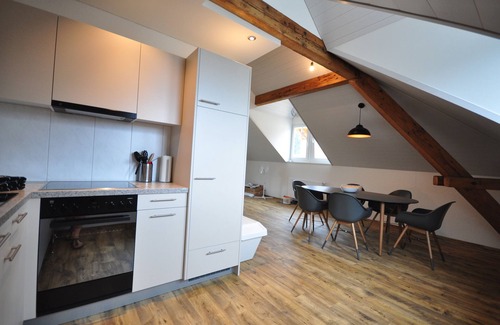 Matten bei Interlaken Apartment | Stylish apartment. Air-conditioning. 3 mins walk from Interlaken West station.