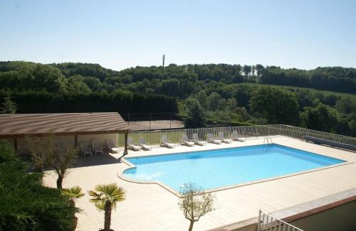 Faverolles House | Stylish Apartment Near Beach