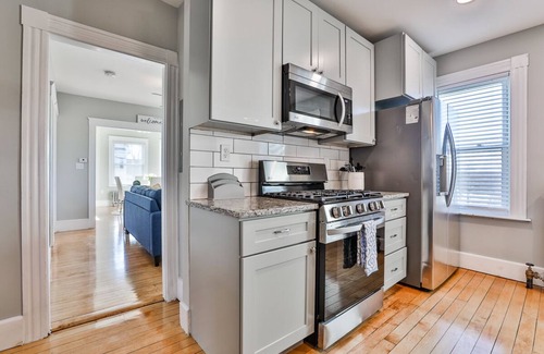 North Andover Apartment | Stylish Apartment Near Downtown & Major Highways