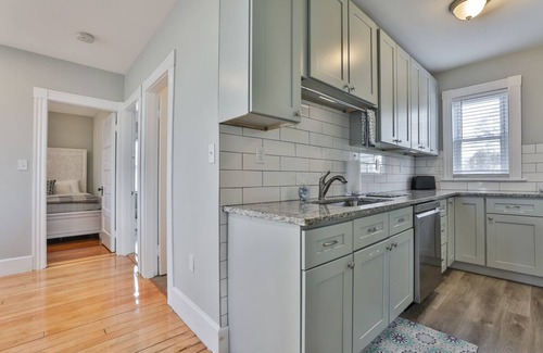 North Andover Apartment | Stylish Apartment Near Downtown & Major Highways