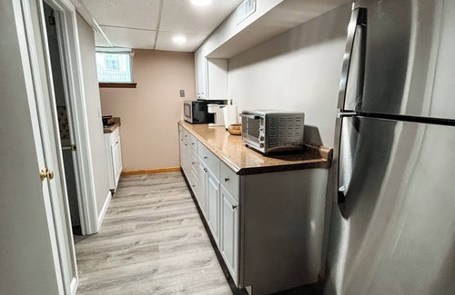 Fairfield Apartment | Stylish Apartment with Ample Amenities - Your Home Away From Home