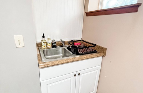 Fairfield Apartment | Stylish Apartment with Ample Amenities - Your Home Away From Home