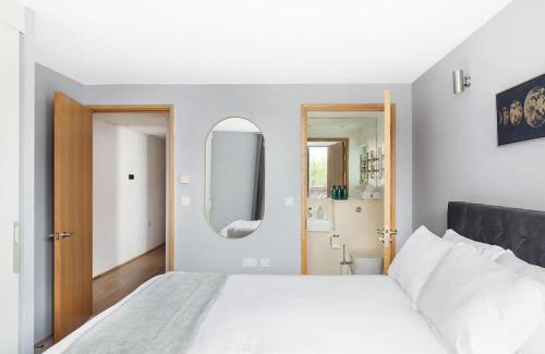 North Kensington Apartment | Stylish apartment with underground parking