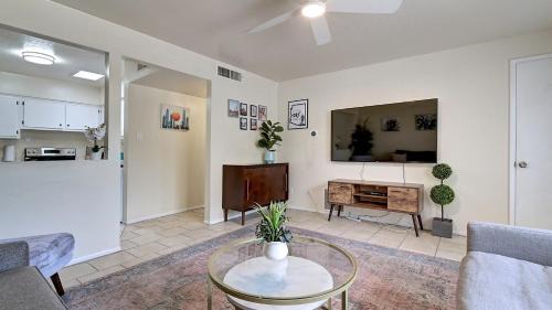 Arcadia Lite House | Stylish Arcadia 2-Bdrm with Comfort and Charm