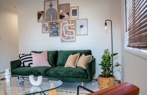 Bilinga Apartment | STYLISH BEACH SIDE PARADISE | SUNLIT COMFORT ON THE GOLD COAST