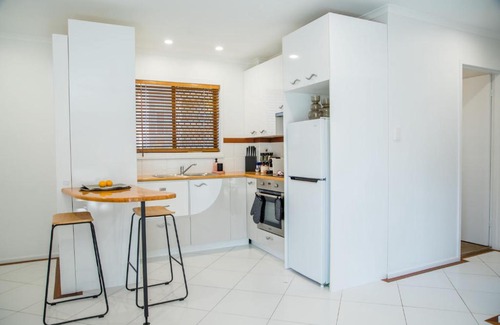 Bilinga Apartment | STYLISH BEACHSIDE PARADISE I SUNLIT COMFORT on THE GOLD COAST