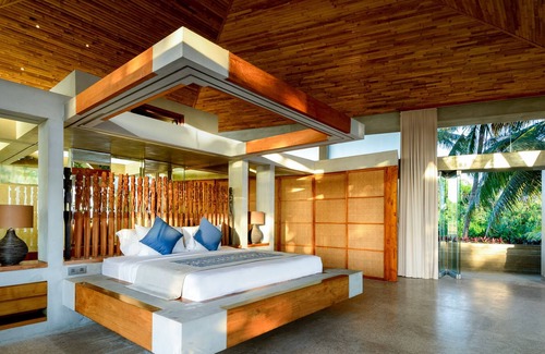 Kediri House | Stylish Black Sand Beachfront Villa with Pool