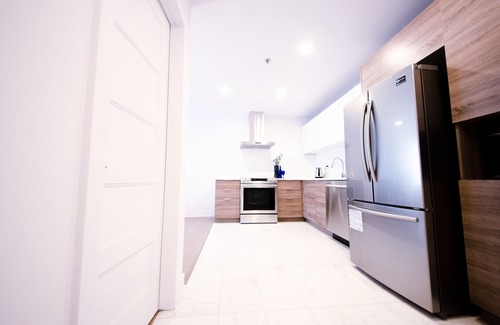 Cote-Des-Neiges—Notre-Dame-De-Grace House | Stylish*brand-new*2 bdrs queen*gym 24/7