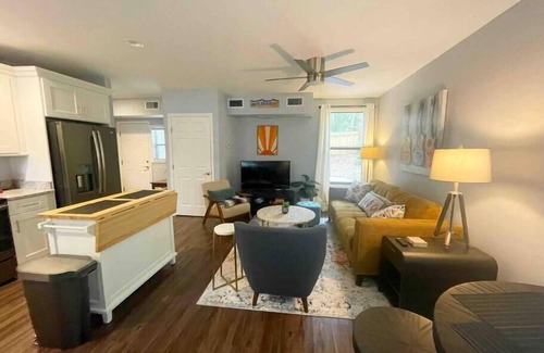 Gainesville House | Stylish Bungalow, Walk to UF, BHG, Publix