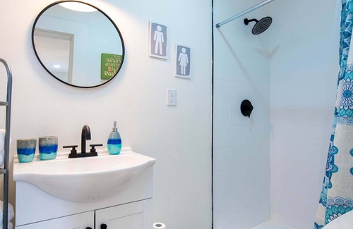 El Paso Apartment | Stylish Charming Guesthouse in Central El Paso Edit