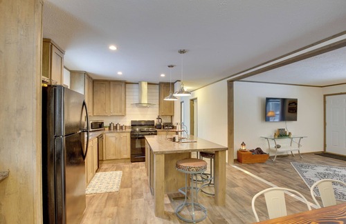 Chetek House | Stylish Chetek Hideaway w/Lake + Dock Access!