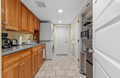 Capitol Hill Apartment | Stylish City Studio in the Heart of Capitol Hill