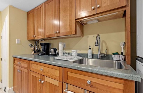 Capitol Hill Apartment | Stylish City Studio in the Heart of Capitol Hill