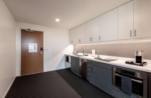 Iowa City House | STYLISH COMFORT IN DOWNTOWN IOWA CITY