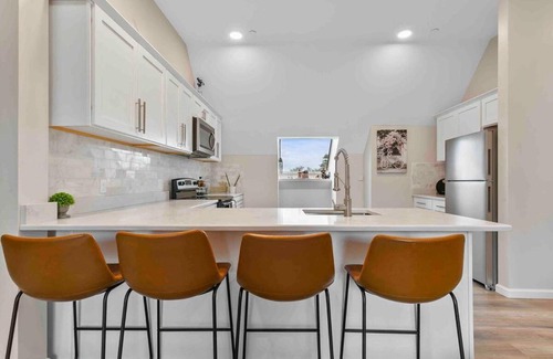 Downtown Apartment | Stylish Comfort Wooster Square Yale Wi-Fi