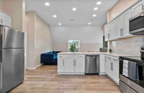 Downtown Apartment | Stylish Comfort Wooster Square Yale Wi-Fi
