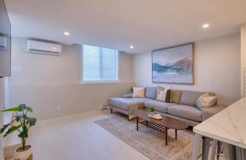 Keith Apartment | Stylish & Comfy Mountain Escape King Bed PS5!