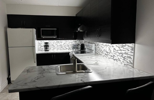 Burlington Condo | Stylish Condo Between Toronto and Niagara Falls