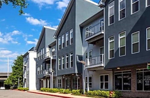 Lindridge-Martin Manor Apartment | Stylish condo in the heart of buckhead