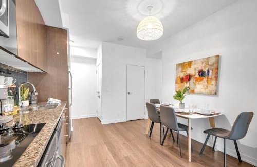 Mount Pleasant West Apartment | Stylish Condo Stay - Heart of Midtown Toronto