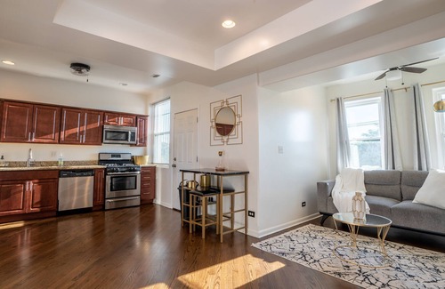 Woodlawn Condo | Stylish Condo