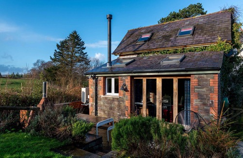 Brecon Cottage | Stylish cottage for 4 in the Brecon Beacons